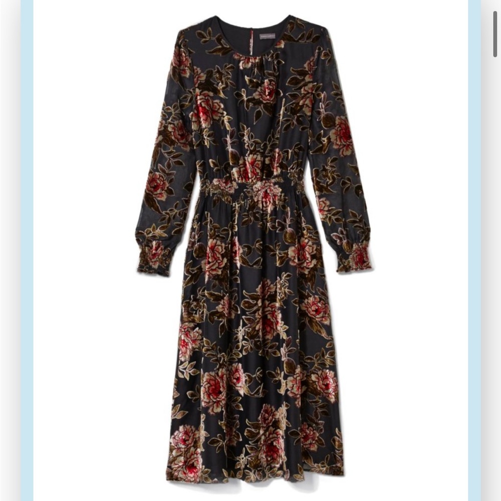 Vince Camuto Floral Dress. New without tags. Small